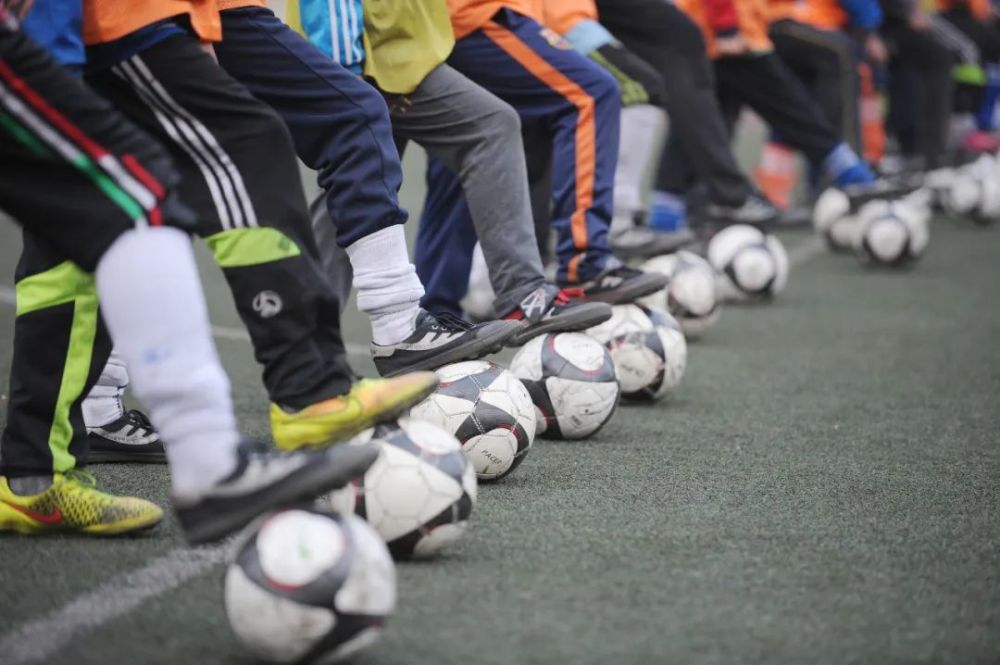 “中国青少年足球联赛”将落地！青训、校园足球迎来大变革